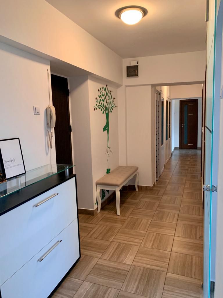 Apartament cu 3 camere in zona Decebal