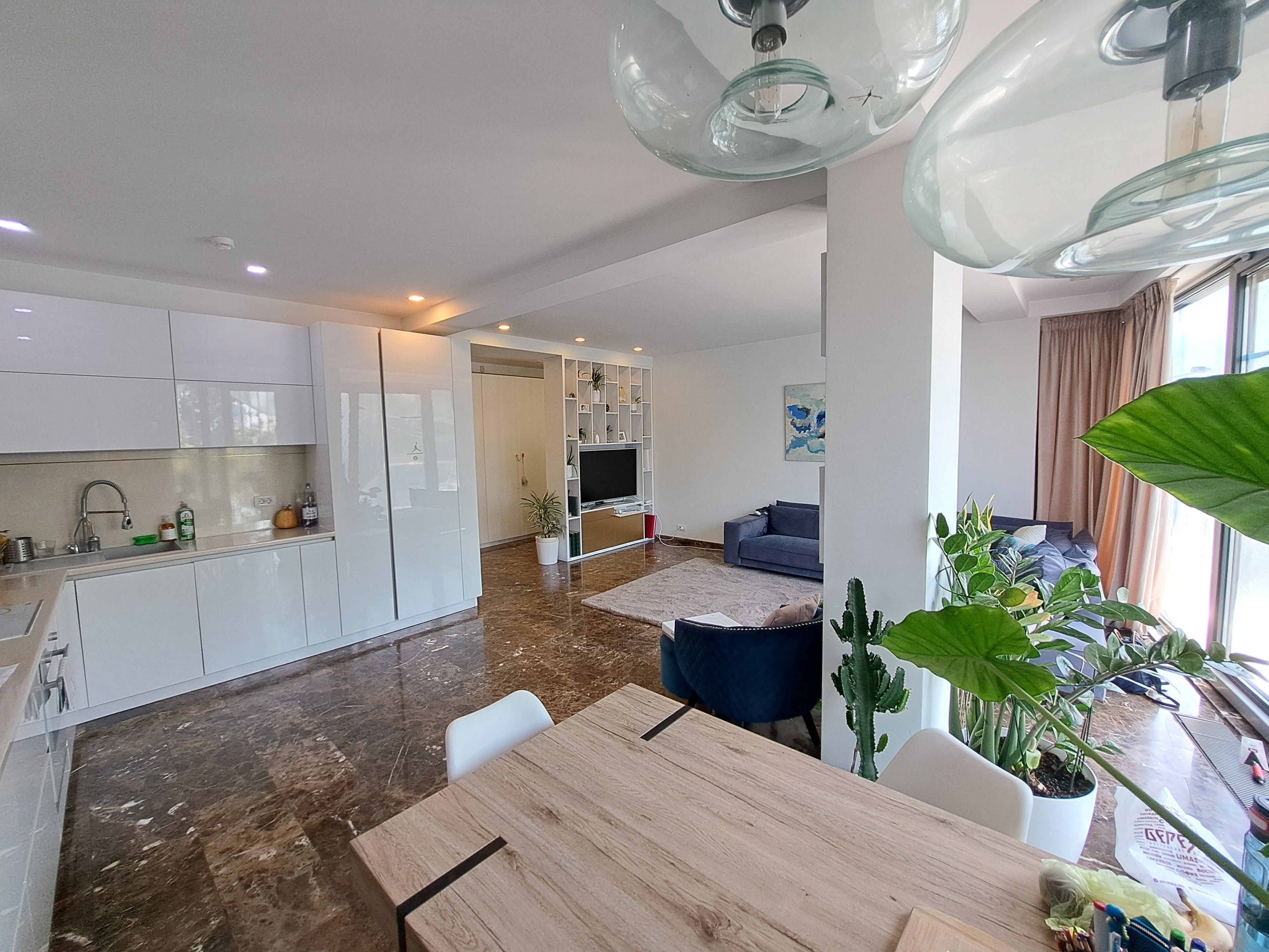 Penthouse 95,09 mp + terasa 71 mp  Madrigalului Baneasa