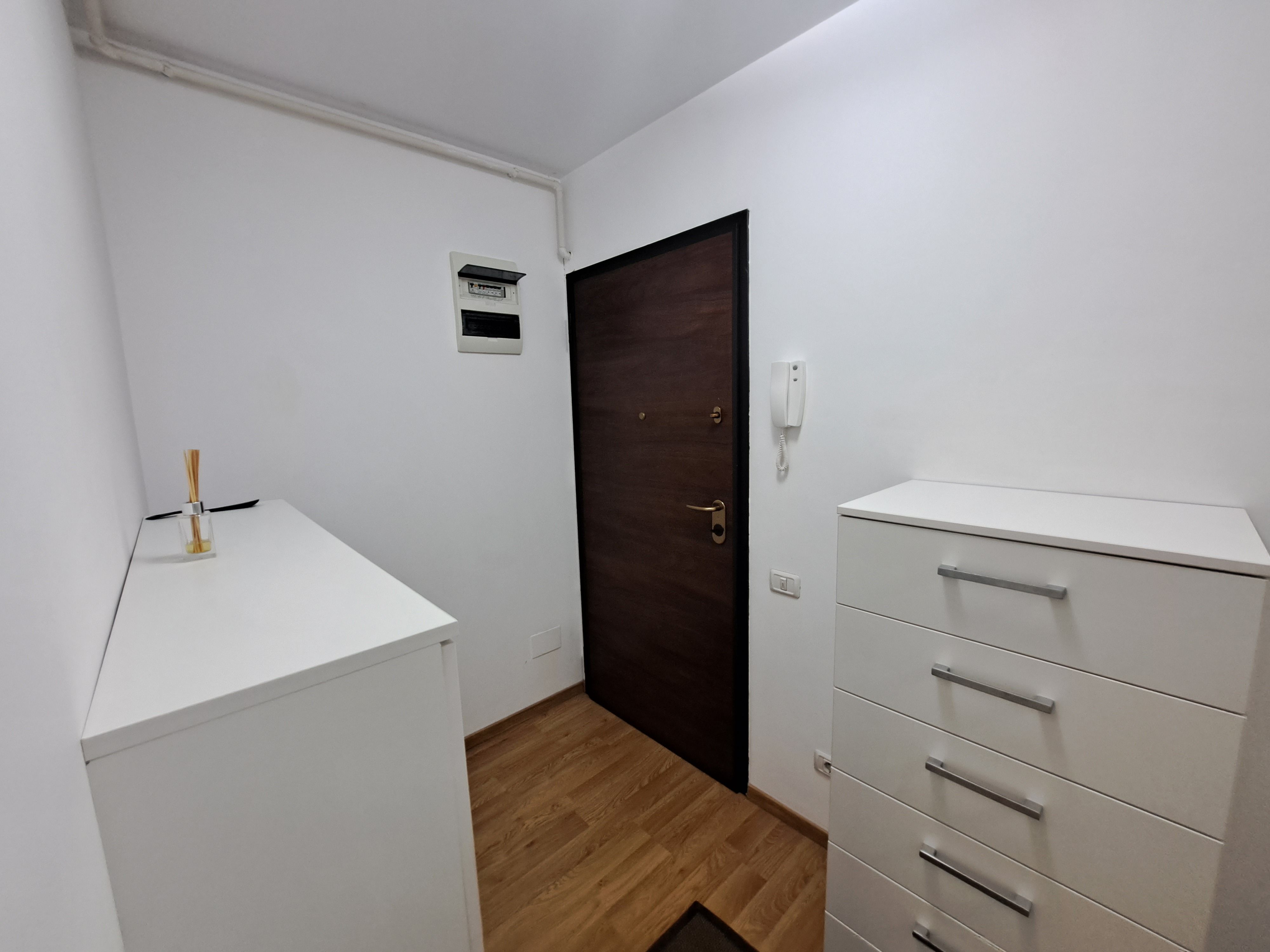 Apartament cu 2 camere 68 mp + loc de parcare subteran  Aviatiei