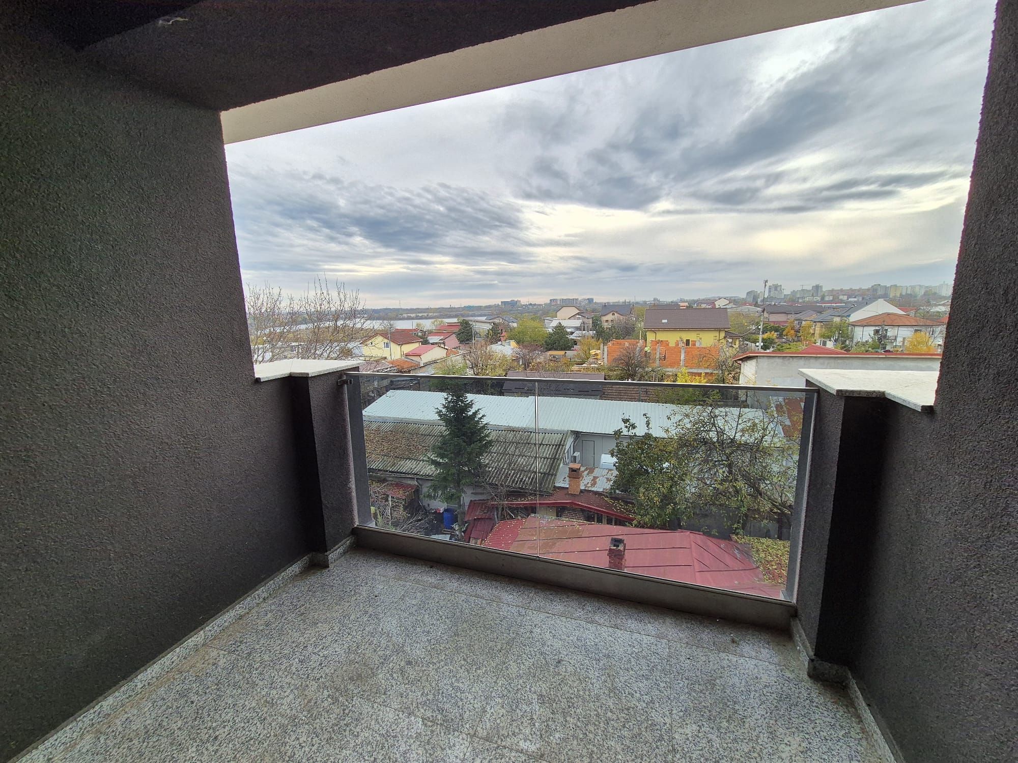 Apartament cu 2 camere 62,69 mp + o camera in pod  Dobroesti